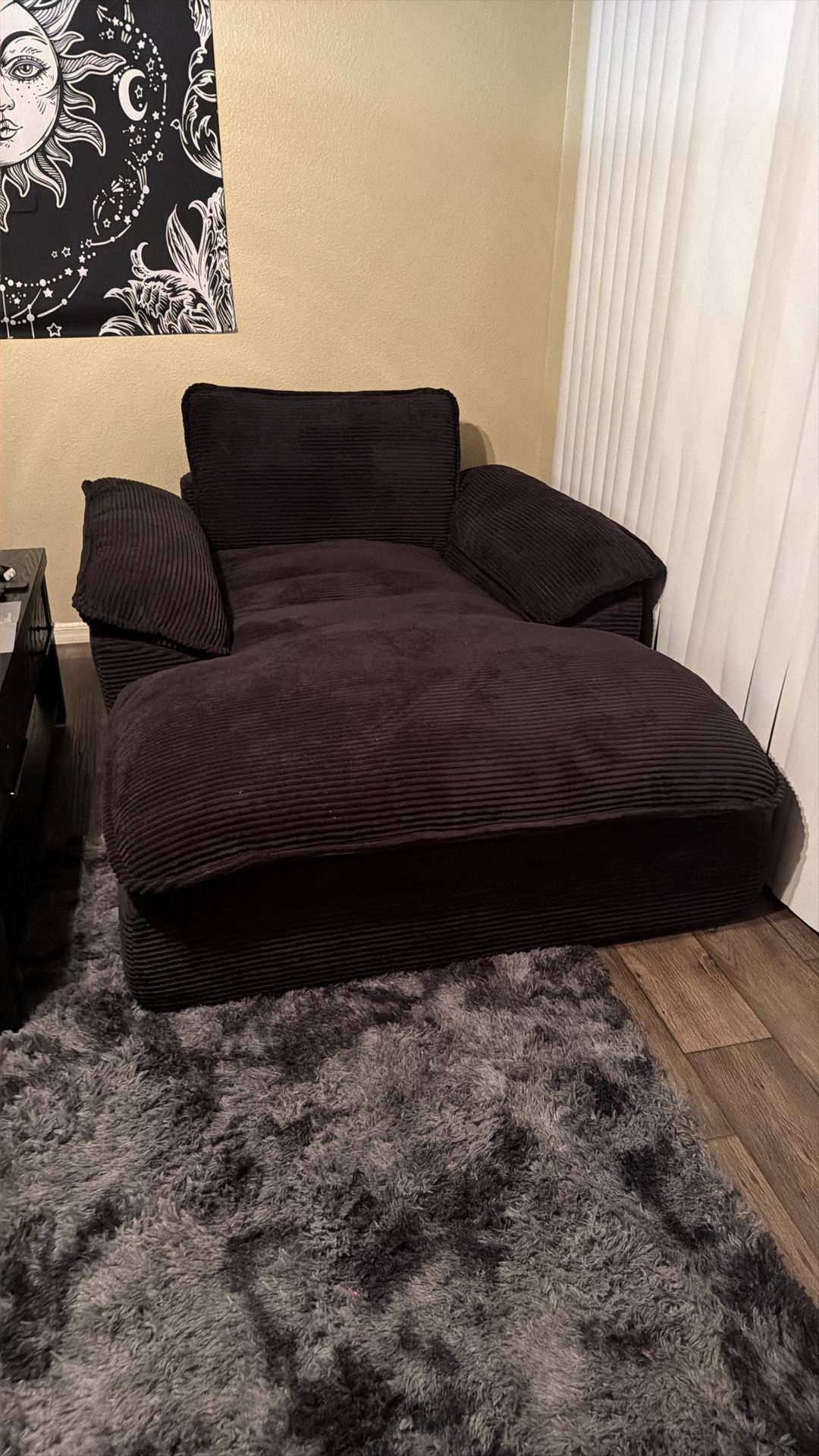 Comfy Boneless Black Chaise