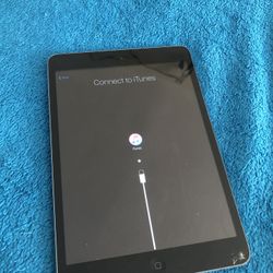 iPad for parts (Apple ID locked)