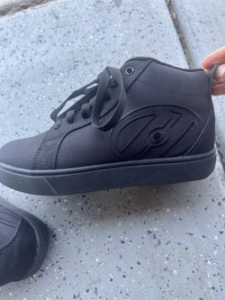 Heely Shoes With Wheels