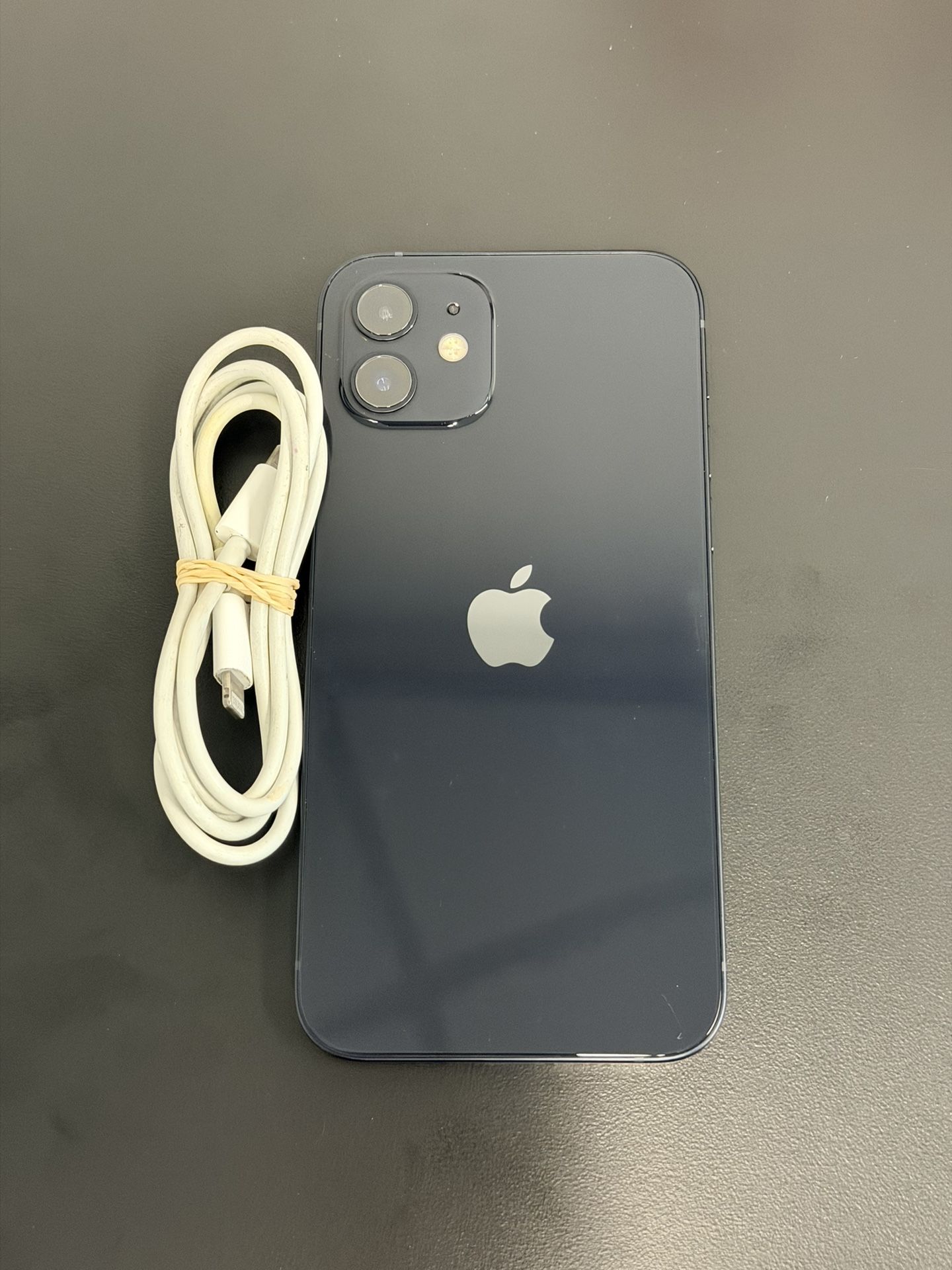 IPhone 12 64 GB,  Great Condition!.100% Battery!   UNLOCKED use any carrier.  Hablo Espanol.    