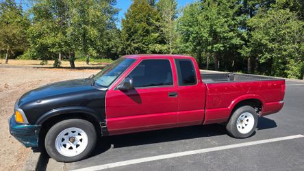 1995 Chevy S10 half ton pickup