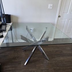 Modani Dining room table