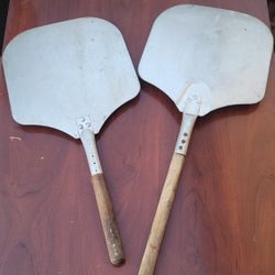 Las Dos Palas Para Pizza $20