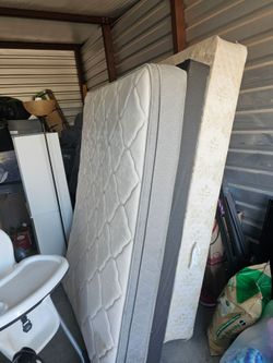 Full Size Mattress With Boxspring  (Eastside)