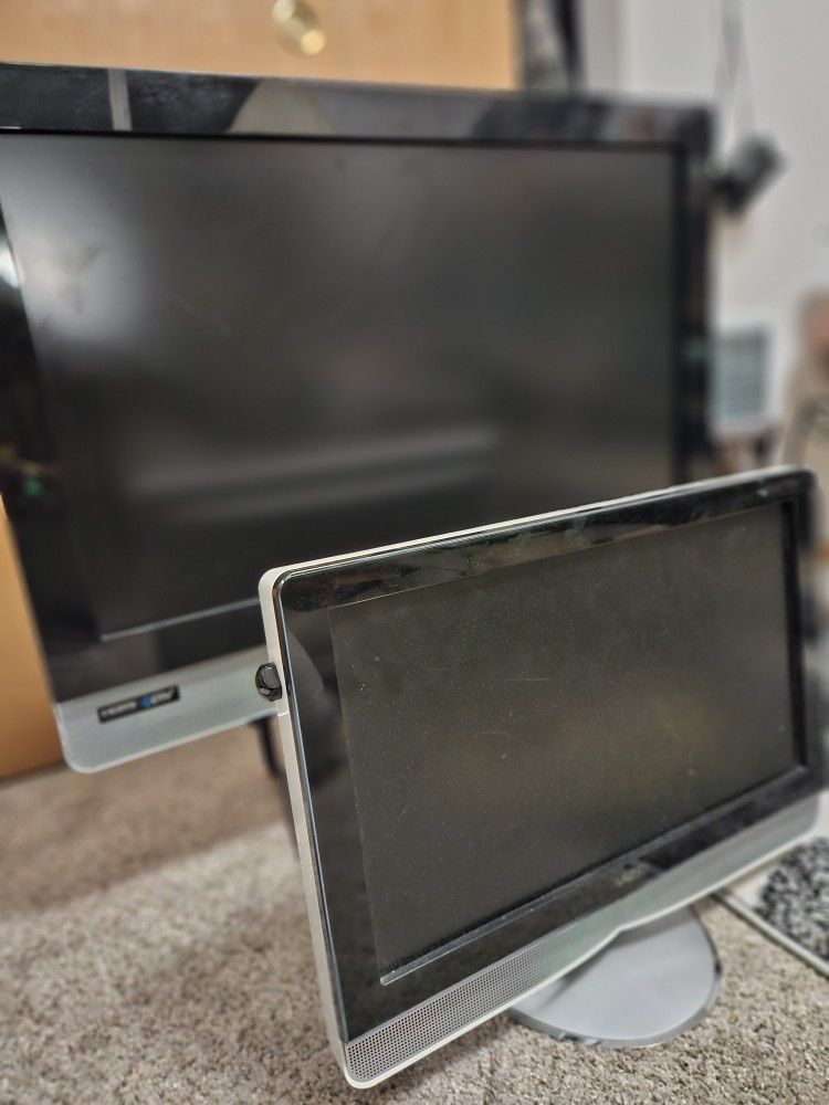 2 Vizio Tvs. No Remotes