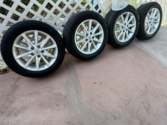 Toyota Prius V 17” Rims with Tires