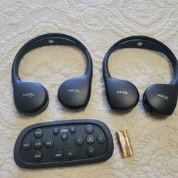 OEM 2015-2020 GM YUKON CHEVY SUBURBAN / TAHOE, ESCALADE Wireless Digital Headphones Remote