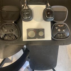 Xbox One With 2 Rechargable Controllers And Astro Headset 