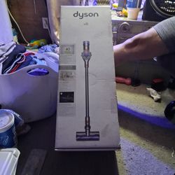 Brand new dyson v eight vacuum Cleaner 