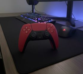 DualSense Wireless Controller - Cosmic Red