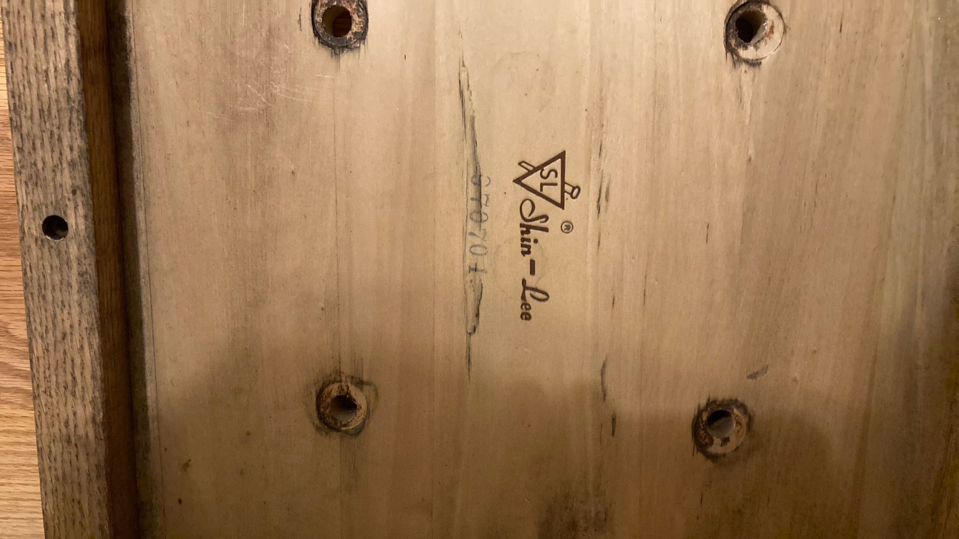 Shin Lee Oak Dining Table - Just Needs A Clear Coat