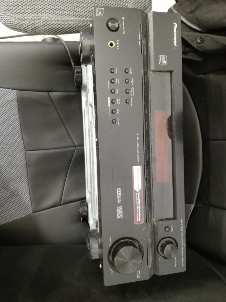 Pioneer Receiver With 2 Sony Speakers
