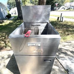 Commercial Deep Fryer - 70-100lbs Natural Gas