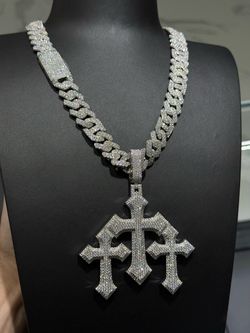 VVS Moissanite Triple Cross pendant + chain PASS DIAMOND TESTER