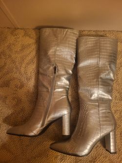 Women's Knee High Silver Color Vinyl Boots - Sz. 10 - New