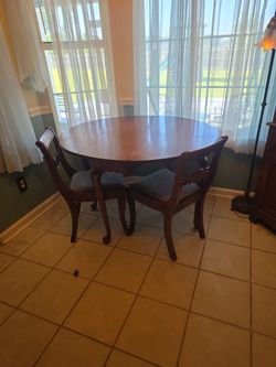 Vintage Antique gateleg dropleaf table