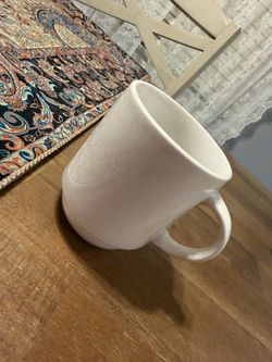 White coffee mugs