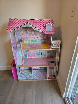 Barbie doll house 4 feet tall