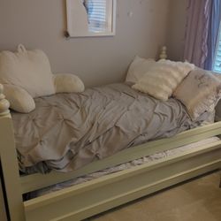 Twin Size Pottery Barn Trundle Bed