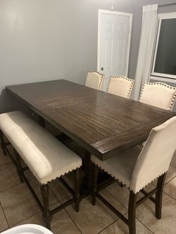 Modern Expandable Dining Table Set – Seats 7-8