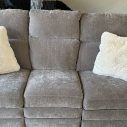 Klaussner Grey Recliner Sofa Lumbar Head Sofa Remote Couch Like new Condition 