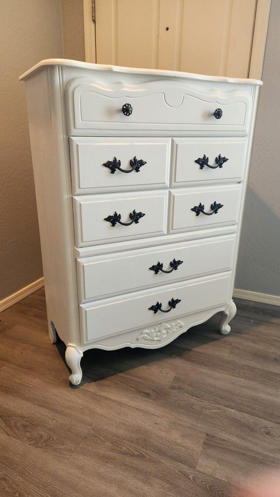 White REAL WOOD 5 Drawer Dresser Please Don't Waste My Time. Read Description. 