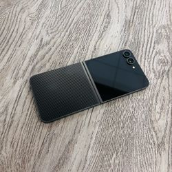 Flip 6 512gb unlocked