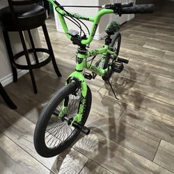 20’ Chaos BMX Boy’s Bike 