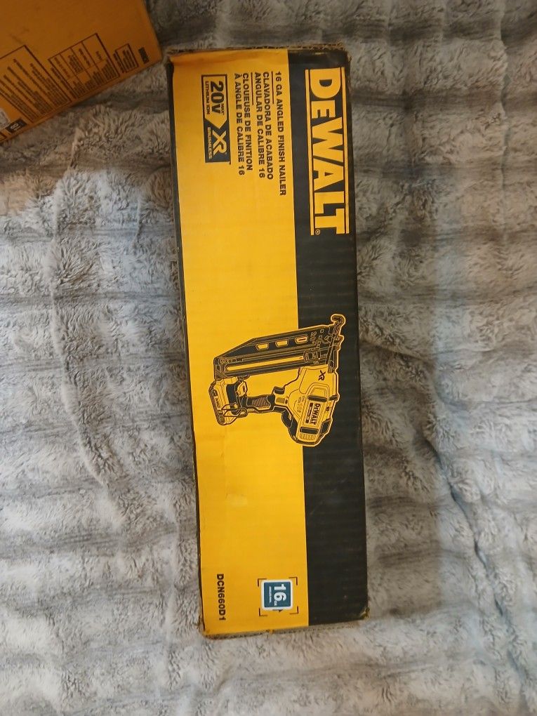 Dewalt 20v Xr 16 Ga Nailer Gun Kit