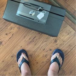 Sentry Safe - Fireproof, Waterproof - F2300.   Like new.   Exterior Meaurements:  14X15X7 