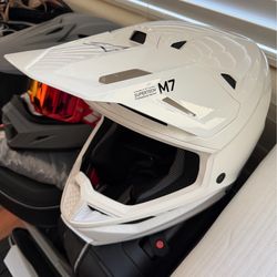Alpine star M7 Motorcycle Helmet (Astar Dirtbike)