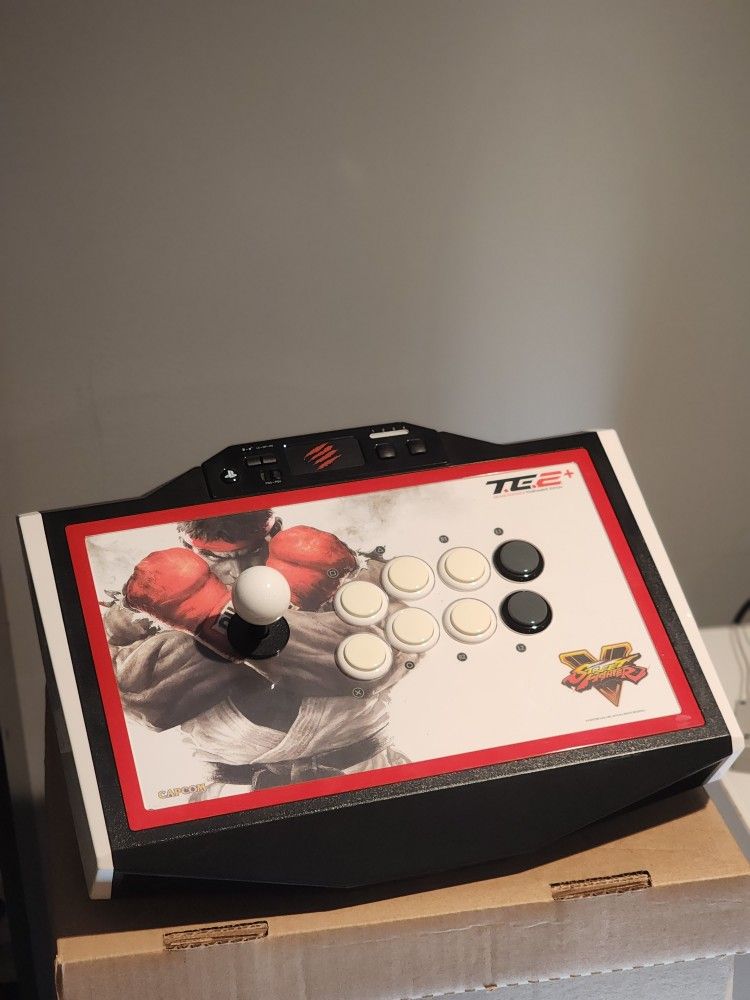 Madcatz TE2+ Arcade Fight Stick