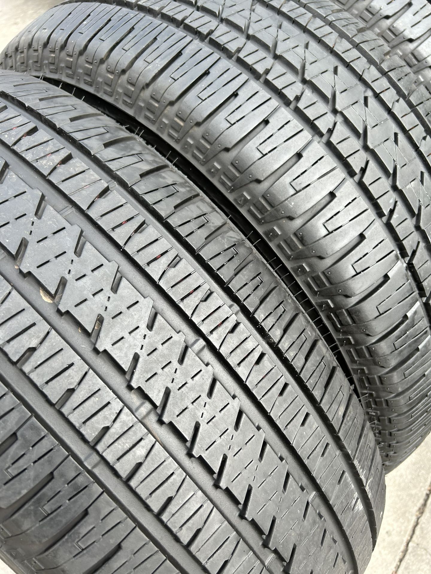 275/55R20 Brigestone Dueler