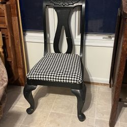 Nice Sized & Sturdy Accent Chair w/ Houndstooth Upholstery