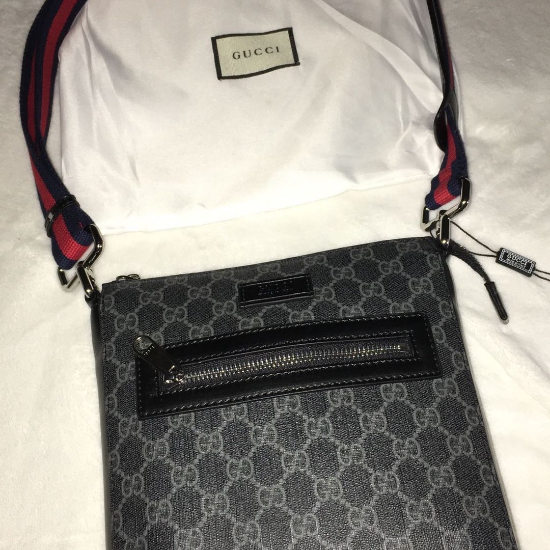 GUCCI BLACK SMALL MESSENGER BAG!!! With Receipt !!! for Sale in Rancho  Cucamonga, CA - OfferUp