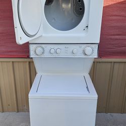 Stackable 🔆🇺🇸☆Whirlpool☆🇺🇸🔆 Washer and Dryer in Perfect Condition 
