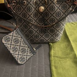 Tory Burch   Crossbody Bag 