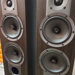 Jamo s426 Floor Standing Speakers, Onkyo Tx-sr333 Bluetooth AV Receiver (with Remote).