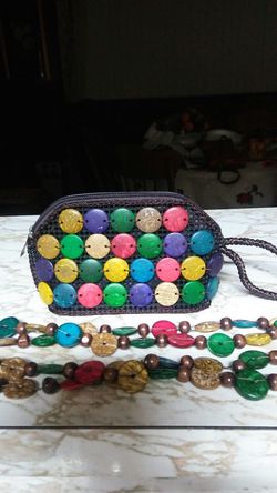 A nice multicolor hand purse with collar