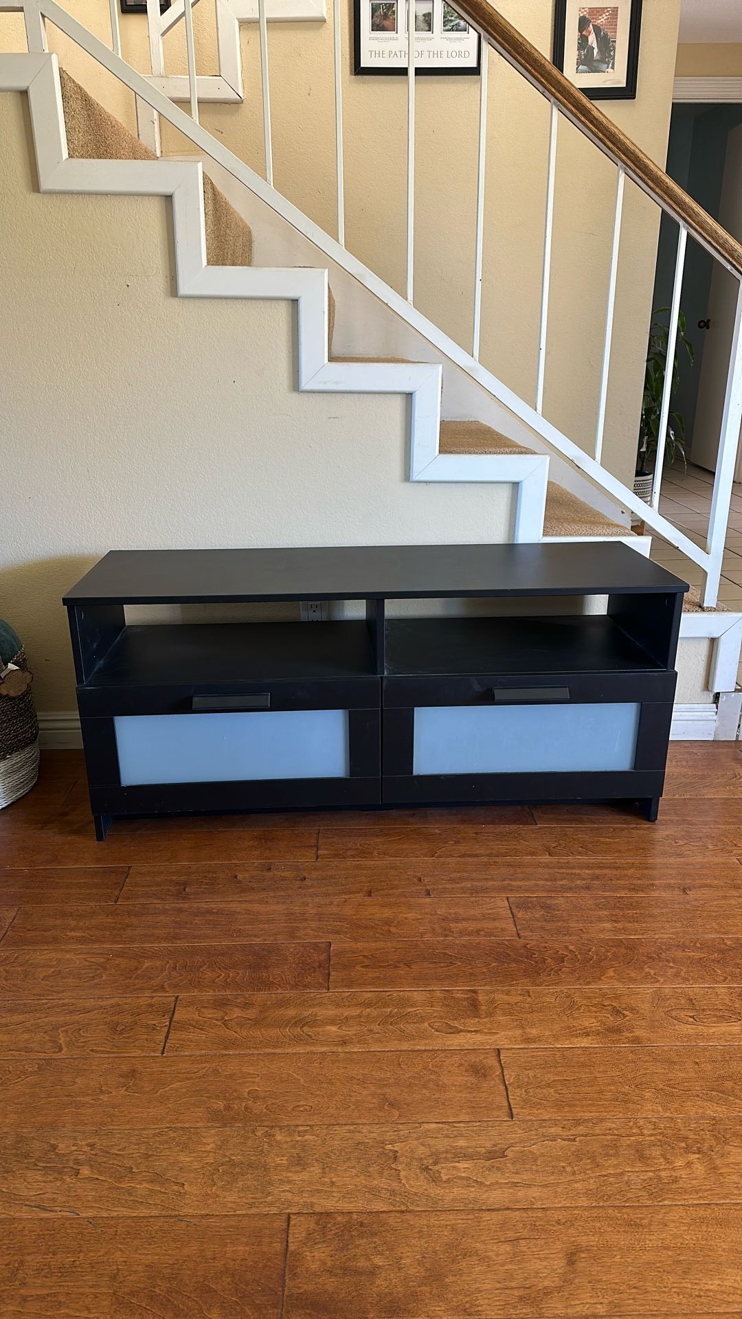 TV Stand/Entertainment Center