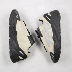Adidas Yeezy Boost 700 MNVN