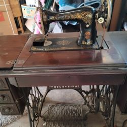 Singer Sewing Machine With Pedal