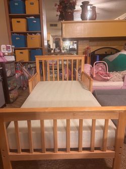 Wooden Toddler Bed with Mattress