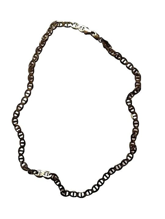 10k gold gucci Style 26.5 Gr chain necklace  Length 24.5 In.  Nice 👌 