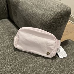 Lululemon belt bag new 
