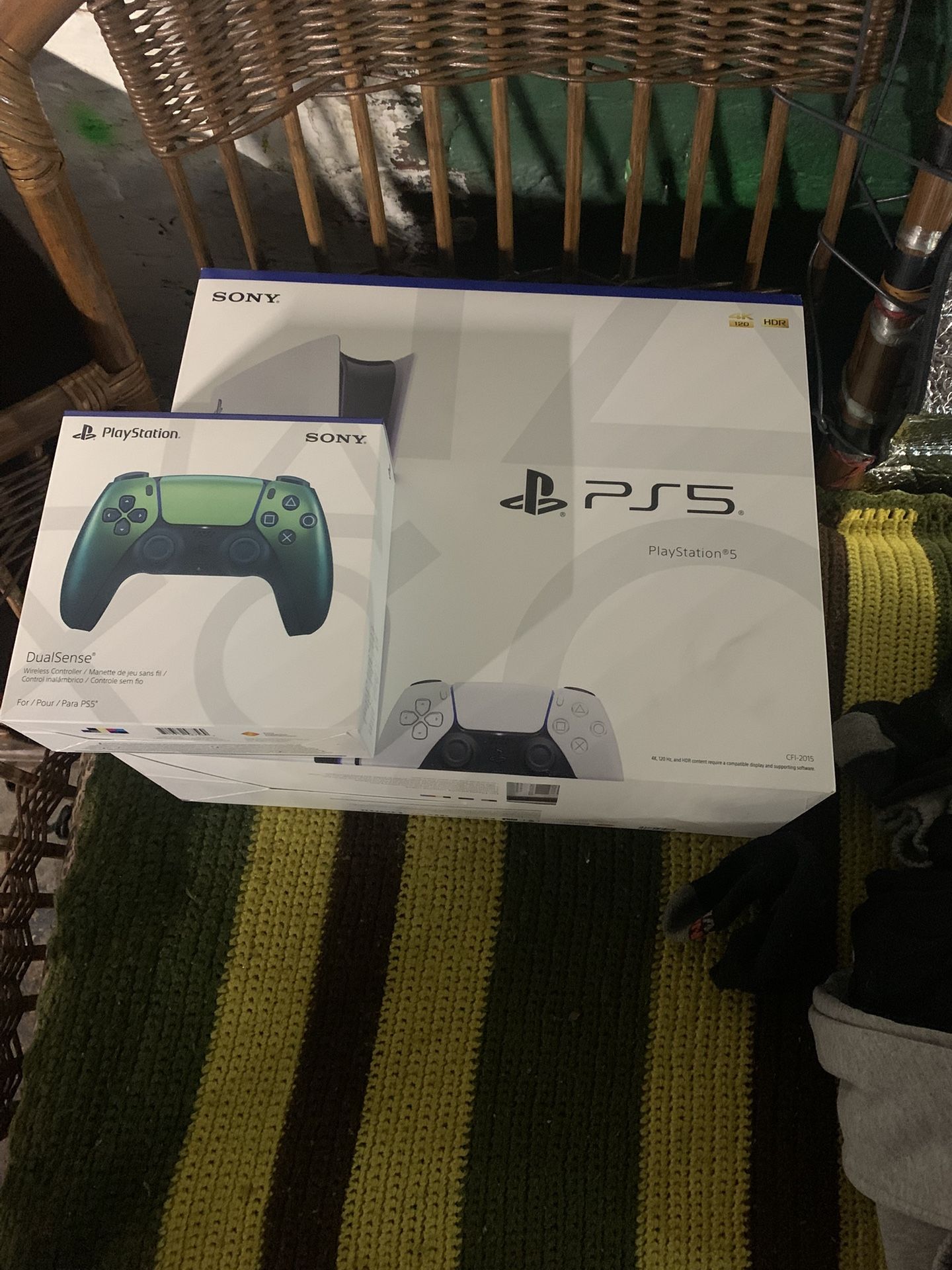PlayStation 5 Plus Extra Controller