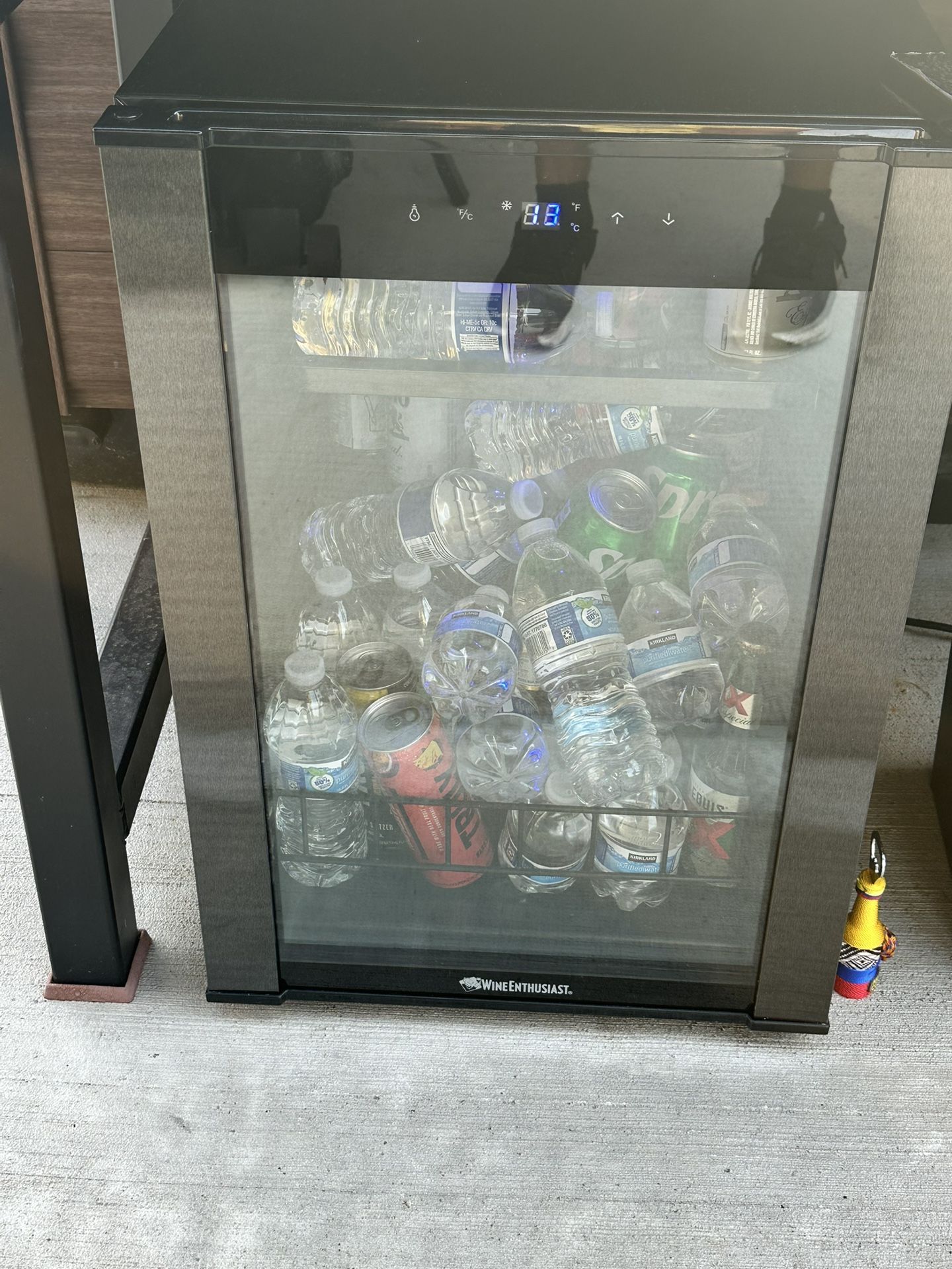 WINEENTHUSIAST BEVERAGE COOLER 