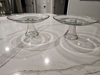 Glass serving stands