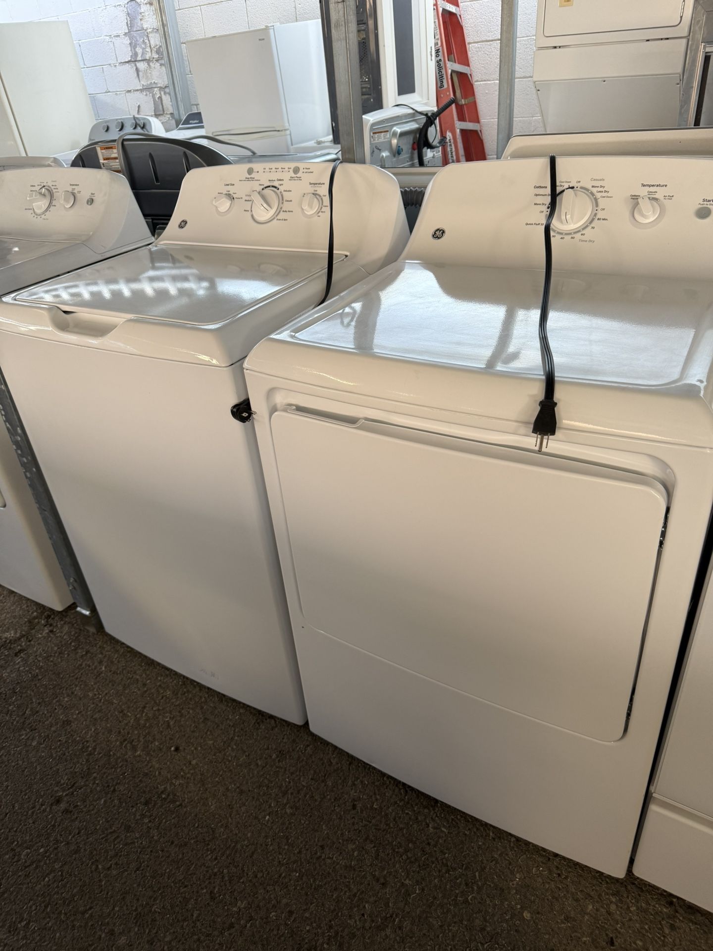 Ge Top Load Washer And Gas Dryer Set