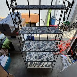 5-1/2 Foot Metal Rack. bathroom Living Room Or Kitchen Use
